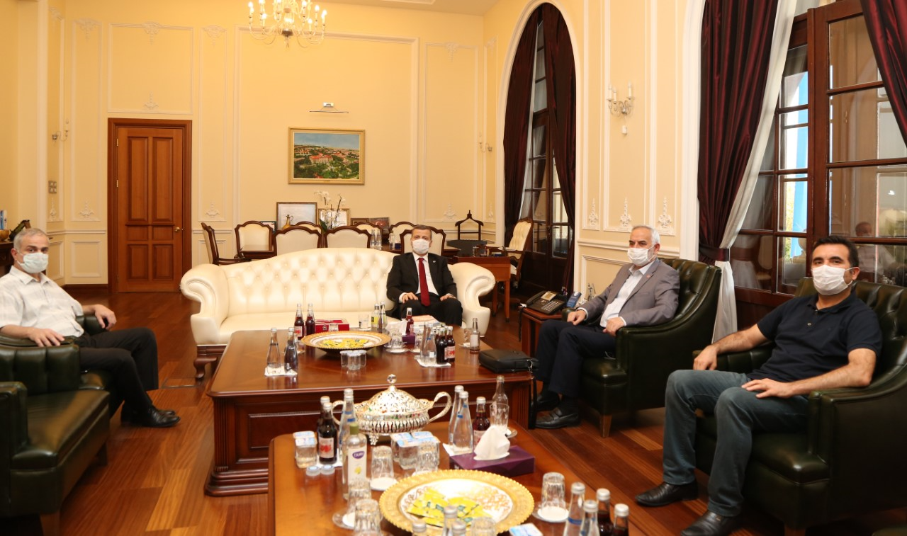 ÖĞ-DER GAZİ ÜNİVERSİTESİ REKTÖRÜNÜ ZİYARET ETTİ